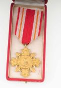 Orden "Pro Ecclesia et Pontifice" Bronze, vergoldet. Lilienkreuz mit Brustbild Papst Leo XIII. u.