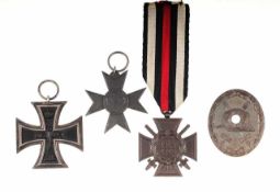 Konvolut Orden 1. Weltkrieg 4-tlg. Ehrenkreuz für Kriegsteilnehmer 1914-1918 mit Bandring, gestiftet