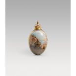 Eiflakon mit Ansicht des Neptunbrunnens Porzellan, Emaildekor, teilweise reliefierter Golddekor,