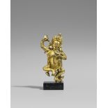 Vajravarahi. Feuervergoldete Bronze. Sinotibetisch. 18./19. Jh. Die dakini steht in tänzerischer