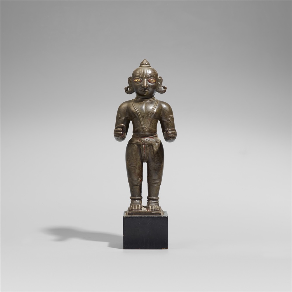 Männliche Figur. Bronze. Ostindien. 19. Jh. Stehend, der eng anliegende dhoti ist mit einer - Image 2 of 3
