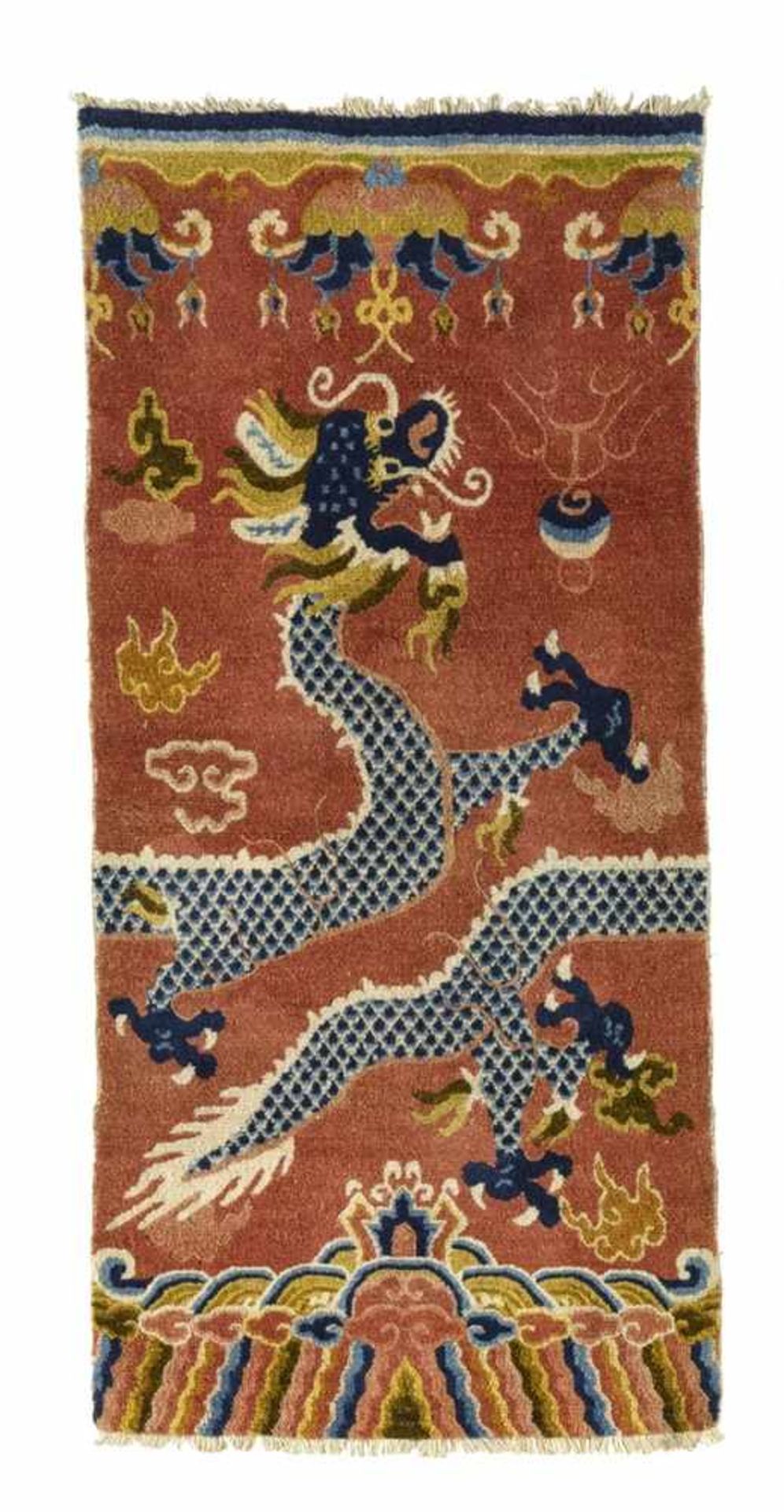 Schmaler Säulenteppich und kleiner Sitzteppich. Wolle. Ningxia. Spätes 19. Jh. a) Sich windender,