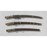 Wakizashi. 19. Jh. Klinge: L 42,8 cm, shinogi-zukuri, suguha hamon, masame hada, guter