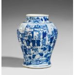 Blau-weißer Balustertopf. Kangxi-Periode (1662-1722) Topf von Balusterform, dekoriert in