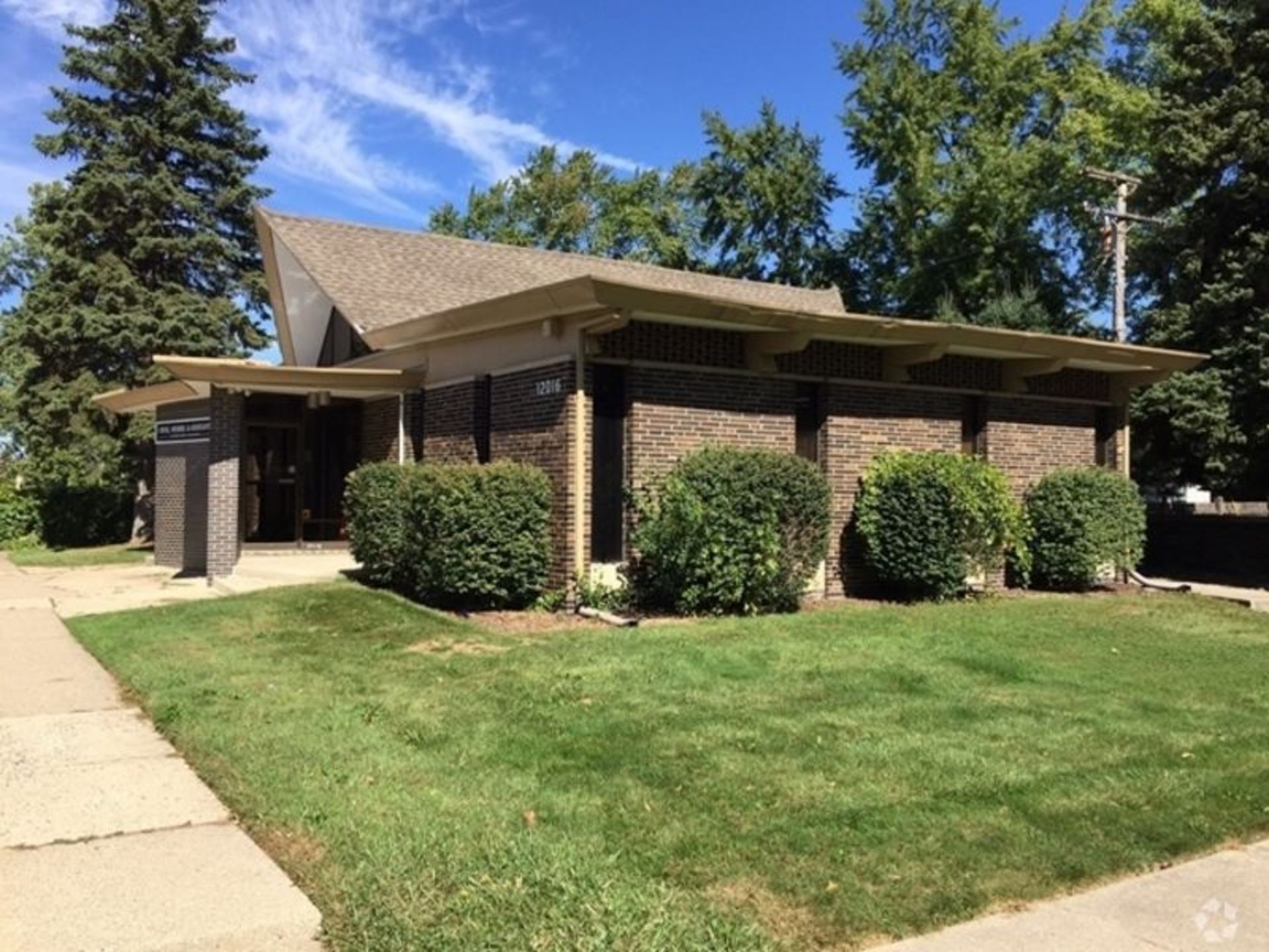 Former Commercial Bank Building 5,140 TFLA Sq. Ft ~ Livonia, Michigan!