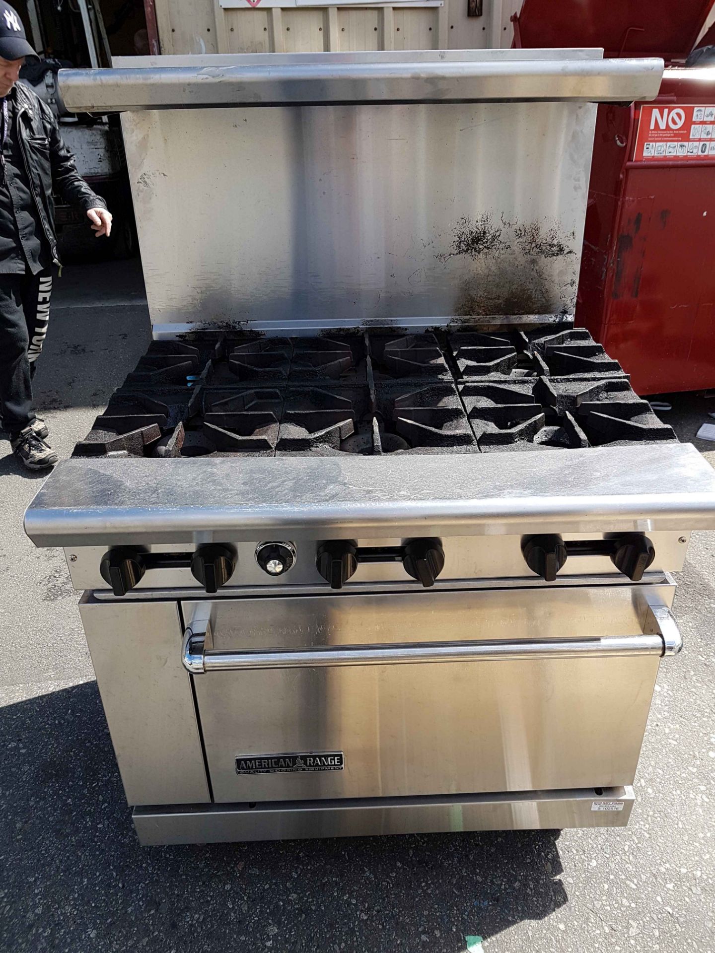 American Range 6 Burner Range with Oven, Notes Used,Location