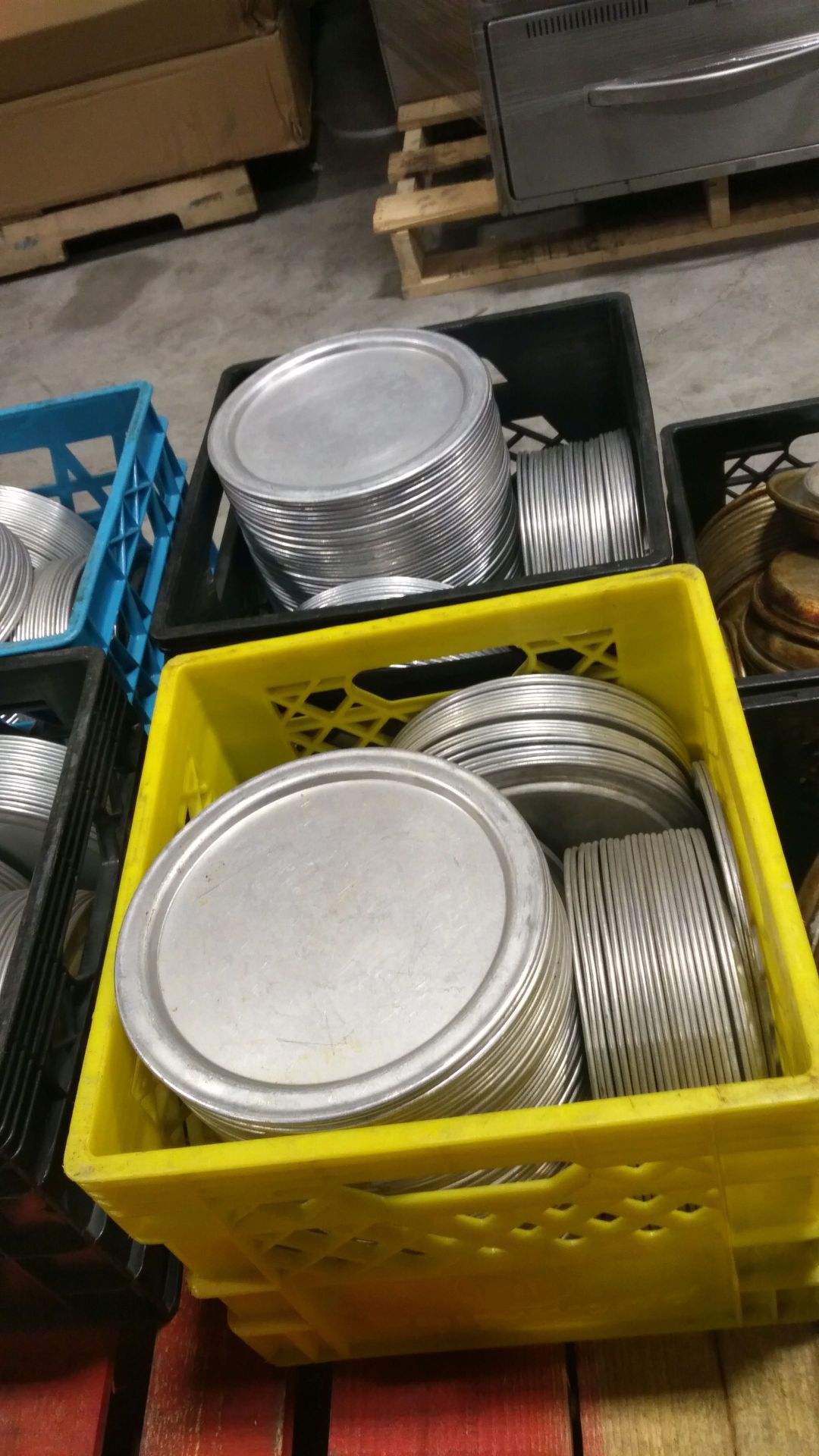 8" Aluminum Pans - Lot of Approx 200