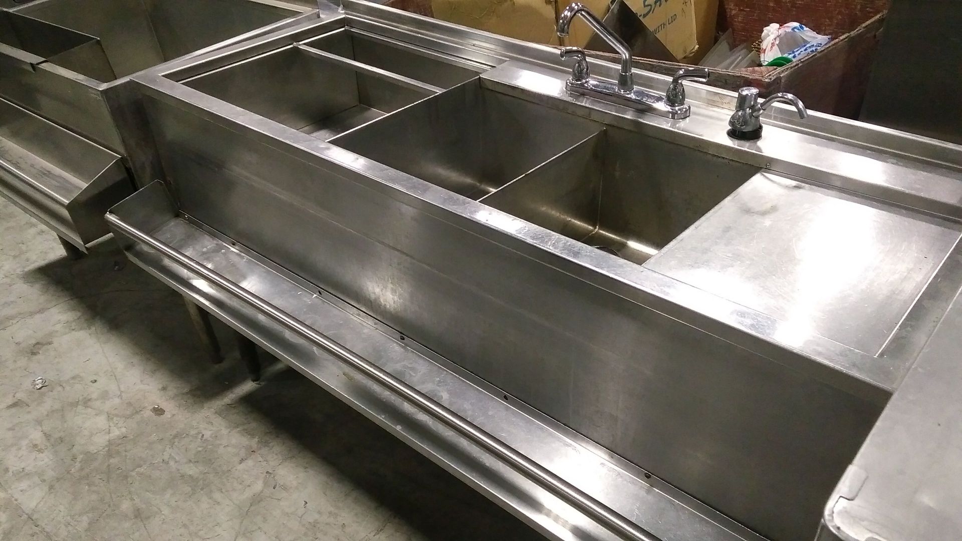 60" x 30" Bar Sink with Speed Rail - Image 2 of 7