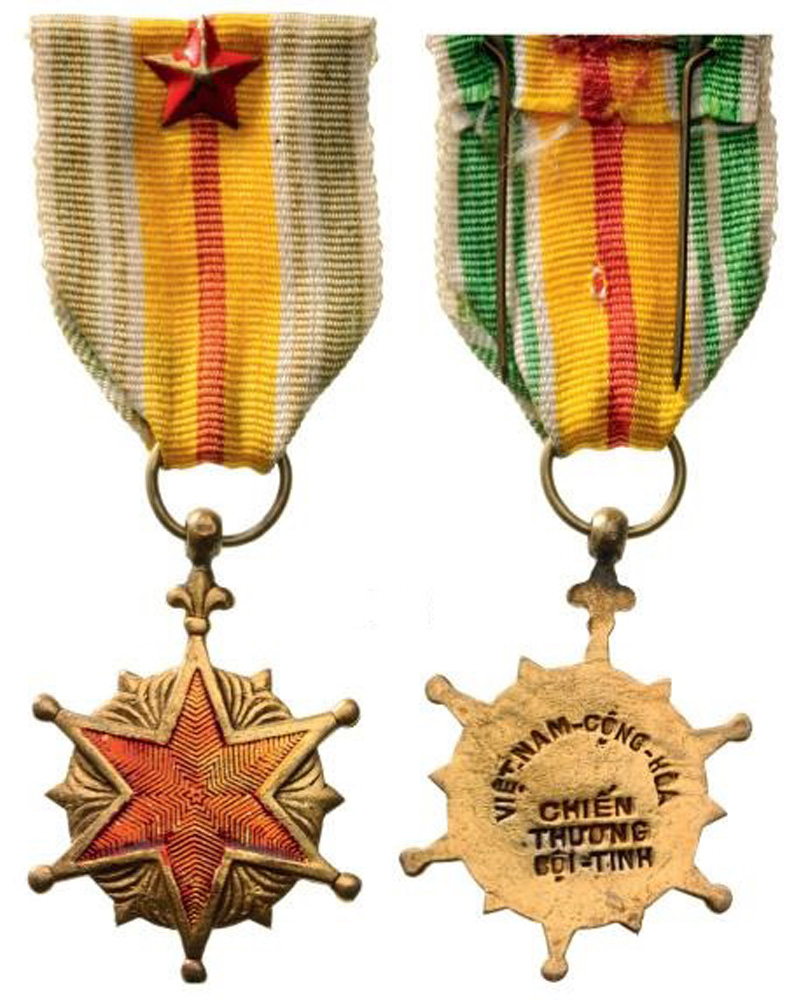 Wound Medal, instituted in 1953 Breast Badge, gilt bronze, 40 mm, lacquered, original suspension