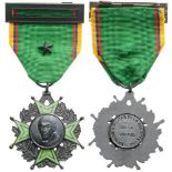 Caldas Medal of Military Schools Teachers 2nd Type, instituted in 1950. Breast Badge, 40 mm,