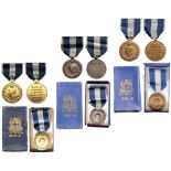 COMMEMORATIVE MEDAL OF THE WAR 1940-41 Army Type, instituted in 1946. Breast Badges, 31 to 33 mm,