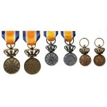 Lot of 3 MEDAL OF THE ORDER OF ORANGE NASSAU Military, 3rd Class, 3 dimensions, miniatures. Breast