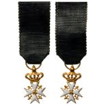 ORDER OF MALTA Magistral Grand Cross or Commander’s Cross, Miniature. Breast Badge, GOLD, 15x9 mm,