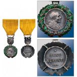 Silver Bene Merenti Medal for Military Merit Round medallion with the busto f Pope Benedict XV