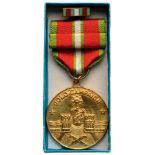 Jolo Campaign Medal Breast Badge, 40 mm, gilt bronze, original suspension ring and ribbon with