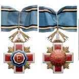 ORDER OF THE ESTONIAN RED CROSS Commander's Cross, 3rd Class, instituted in 1920. Neck Badge, 45 mm,