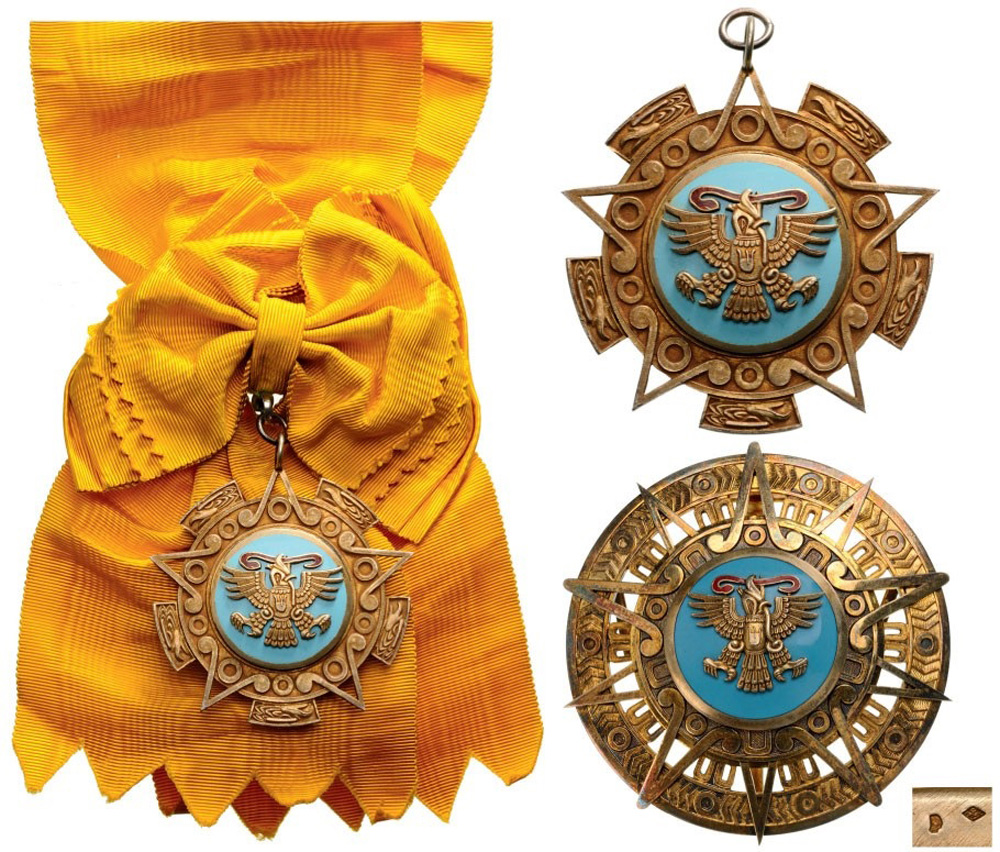 ORDER OF THE AZTEC EAGLE Grand Cross Set, 1 st Class, instituted in 1933. Sash Badge, 68x63 mm, gilt