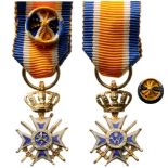 ORDER OF THE ORANGE NASSAU Military Officer’s Cross, Miniature. Breast Badge, gilt Silver, 22x14 mm,