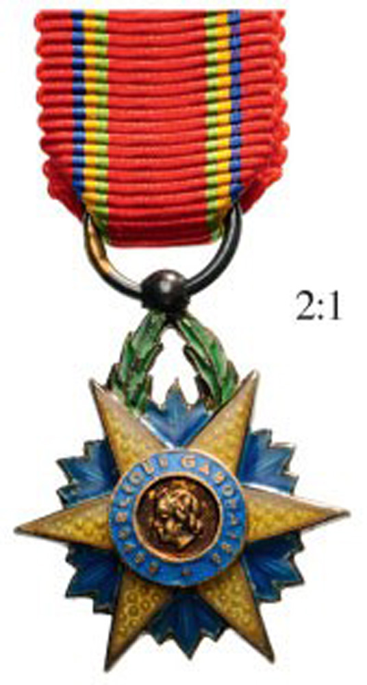 ORDER OF THE ECUATORIAL STAR Knight's Cross Miniature, 5th Class, instituted in 1959. Breast