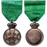 ORDER OF VASA Royal Medal of Vasa, 3rd Class, instituted in 1772. Breast Badge, 31 mm, silver,
