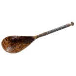 Large ornamental spoon in wood and shaded enamel Beautiful model with a long oval bowl, sleeve