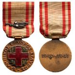 RED CROSS MEDAL 1940-1941, INSTITUTED IN 1949 Breast Badge, 30 mm, Bronze, one side enameled,