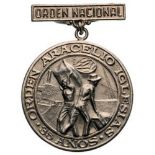 Aracelio Iglesias Order Breast Badge, 38 mm, silvered Bronze, original suspension device. I