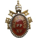 Pope Benedictus XV, Merit Badge Lapel Badge, 35x24 mm, gilt Silver, hallmarkde "900" , obverse