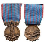 Commemorative Medal for Lebanon, instituted in 1926 Breast Badge, bronze, 30 mm, original suspension