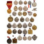 Lot of 40 Day Badges 1914-1918, different models, signed by “Lalique” Breast Badges, gilt bronze and