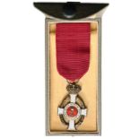 ORDER OF GEORGE I Knight’s Gold Cross, Half Size, 4th Class, instituted in 1915. Breast Badge, 42x28