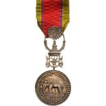 ORDER OF THE WHITE ELEPHANT Silver Medal, 7th Class, early Type. Breast Badge, 33 mm, silver, with