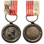 Italy Campaign Medal, unsigned, instituted in 1859 Miniature. Breast Badge, Silver, 20 mm, with