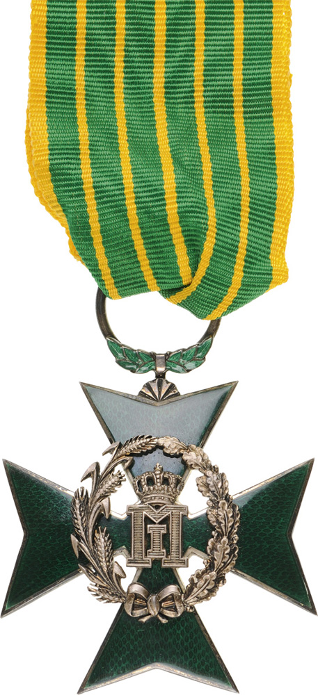 ORDER OF AGRICULTURAL MERIT Knight’s Cross, 2nd Model, instituted in 1932. Breast Badge, 43mm,