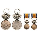 MEDAL OF THE ORDER OF ORANGE NASSAU Civil, 2nd Class, 2 dimensions, miniatures. Breast Badges,