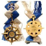 Navy Distinguished Service Order Breast Badge, gilt bronze, 45 mm, enameled, original suspension