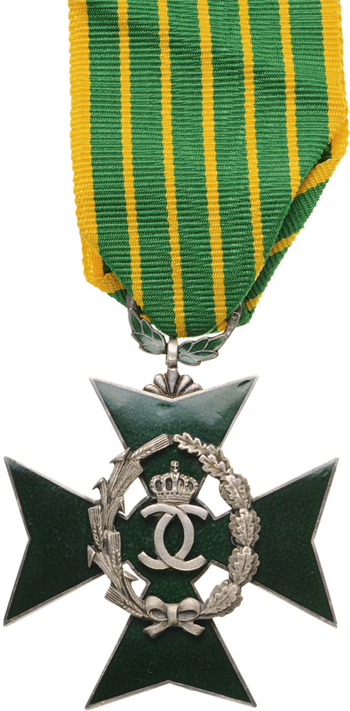 ORDER OF AGRICULTURAL MERIT Knight’s Cross, 1st Model, instituted in 1932. Breast Badge, 44 mm,