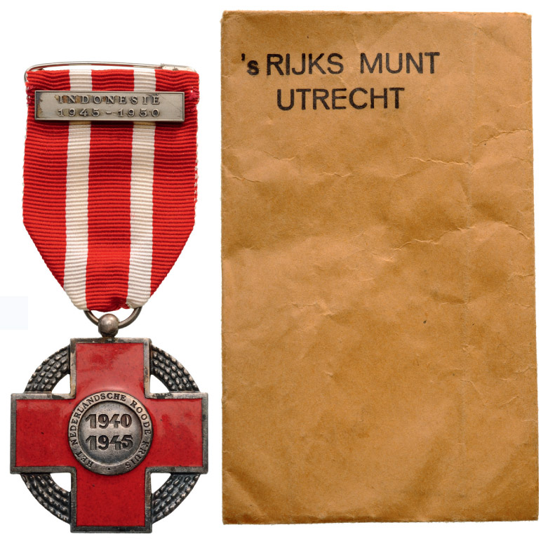 COMMEMORATIVE CROSS 1940-1945 OF THE NETHERLANDS RED CROSS