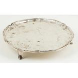 Silver tray marked Vasquez and Bega. 18th century.↵4,5 x 28,5 x 28,5 cm.