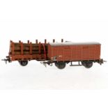 2 Märklin Güterwagen, S H0, Guss, braun: ged. Güterwg. 312, Räder rissig und Rungenwagen 321, mit