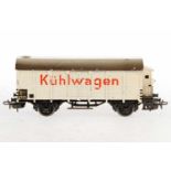 Märklin Kühlwagen 324, 3. Version, S H0, Guss, elfenbein, Bremserhaus, Bremsbacken, teilweise