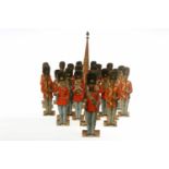 Konv. 28 Soldaten mit Bärenfellmützen und Musikinstrumenten, vom Ausschneidebogen auf ausgesägtes