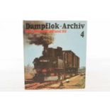 Buch "Dampflok-Archiv 4", 1983, 215 Seiten, Alterungsspuren