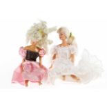 2 Barbie Puppen, je in Kleidung, Alterungsspuren, H 30