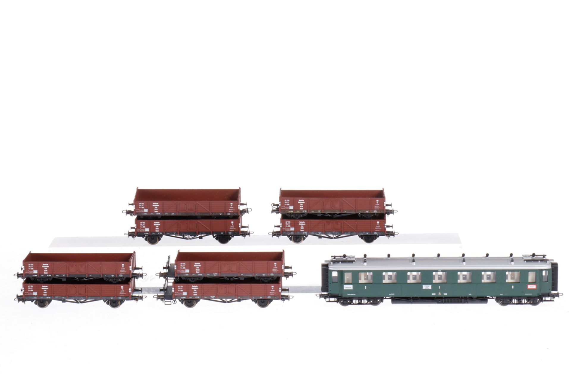 5 Liliput Wagen 3x 21602, 21607 und 84601, S H0, je im OK, meist Z 1-2