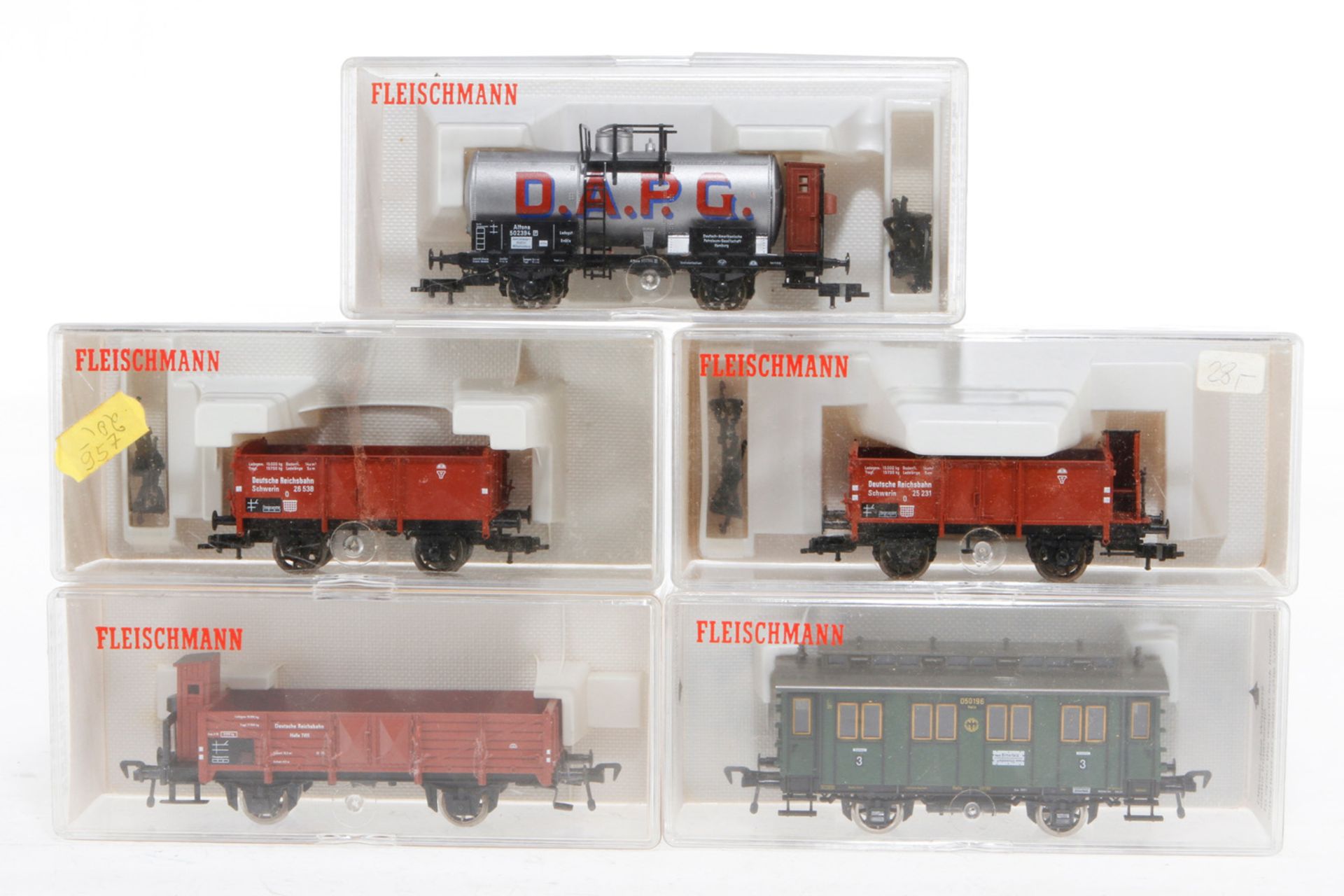 5 Fleischmann Wagen 5059, 5209, 5211, 5212 und 5848, S H0, je im OK, Z 1-2