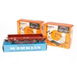 Märklin Rungenwagen 4607, dazu 2 Bausätze für Kesselwagen 4900, S H0, je im OK, Z 1-2