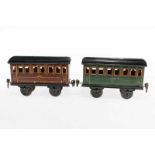 2 Märklin Personenwagen 1892, S 1, CL, Schwarzbereiche rest., L 17, bespielt 19.50 % buyer's premium