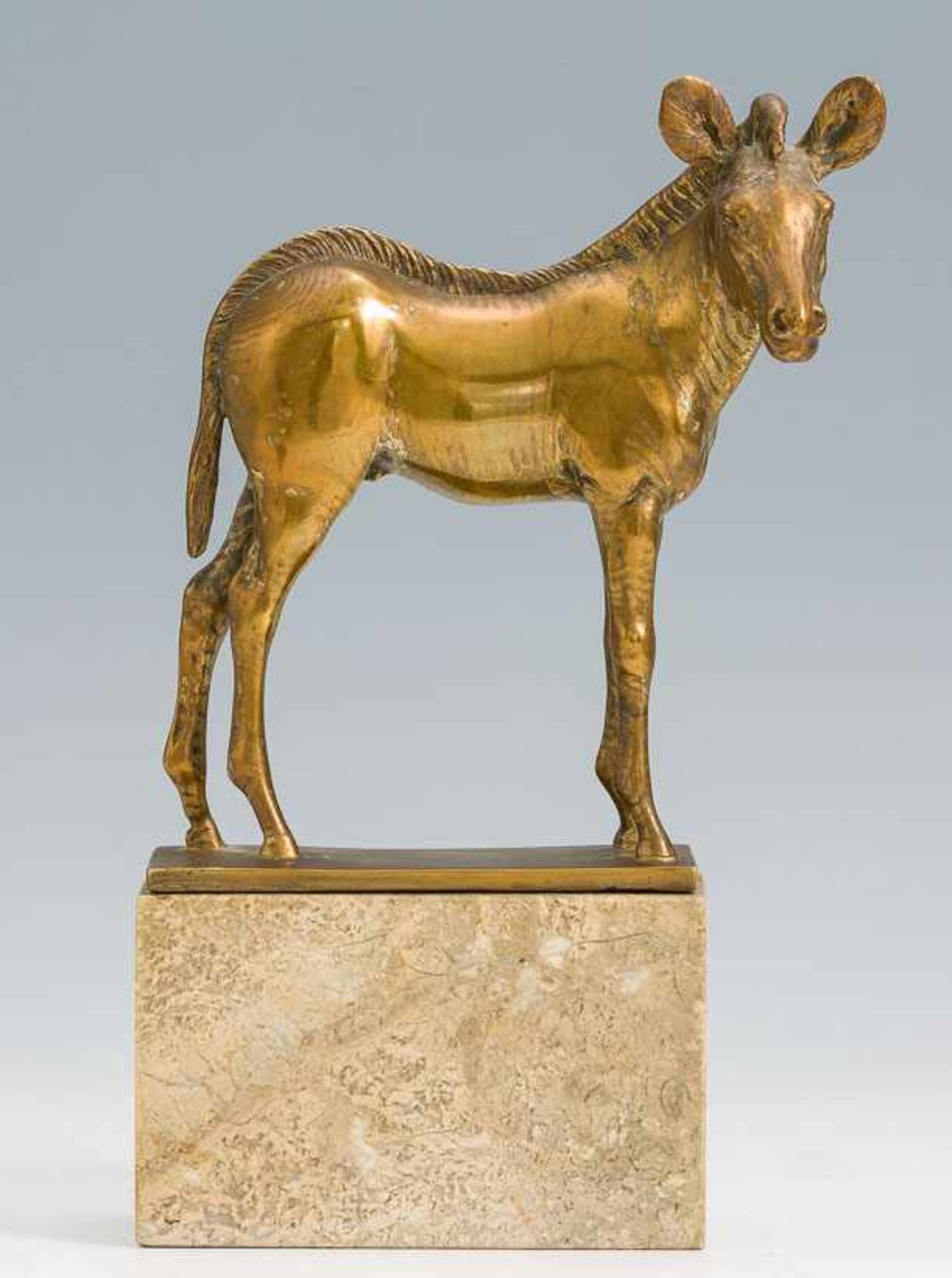 Lindner, A. (tätig 1. H. 20. Jh.) Zebra. Bronze. Auf der Plinthe Reste einer Signatur. Hoher