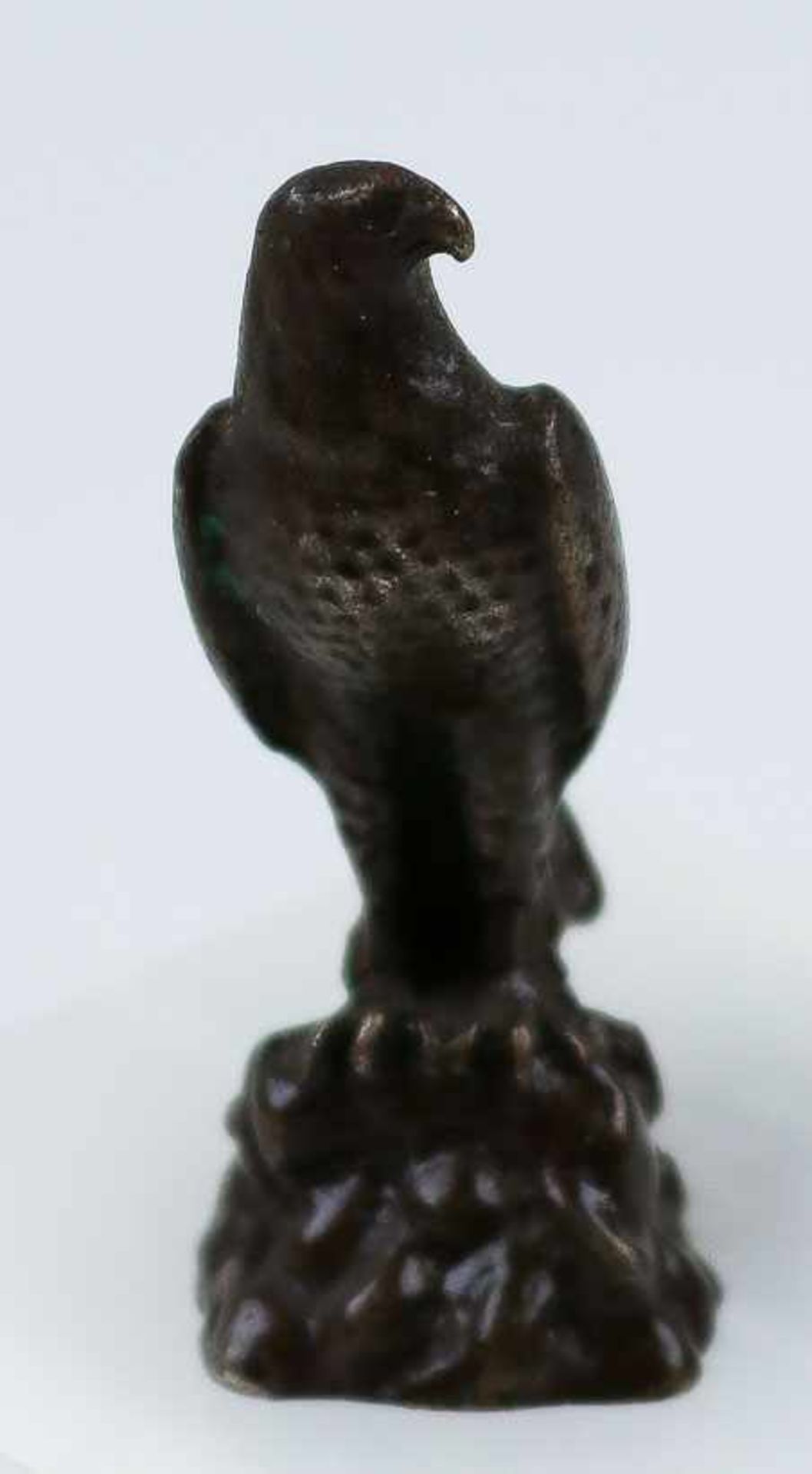 Kleiner römischer Adler aus Blei gegossen. H. 3,5 cm. Ca. 3. Jh. v. u. Z. (57372)